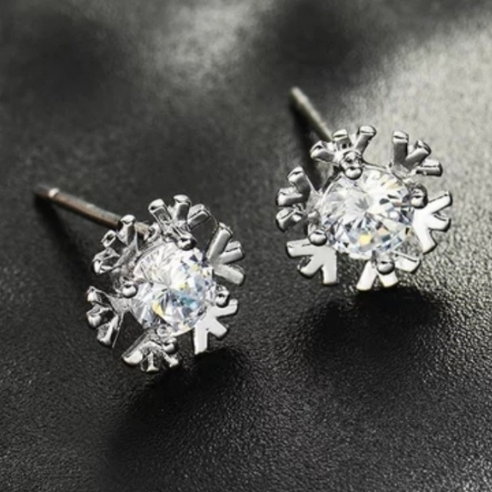 925 Sterling Silver CZ Snowflake Studs Earrings